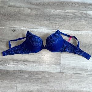 Maidenform 36 C blue lace push up bra